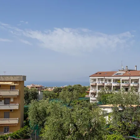 Nonno Angelo - 4 Bedrooms With Free Parking & Seaview Balcony Apartment Sorrento