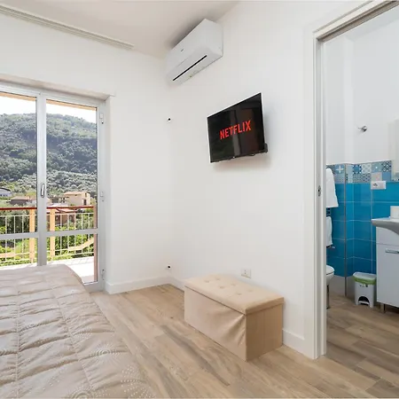 Nonno Angelo - 4 Bedrooms With Free Parking & Seaview Balcony Apartment *