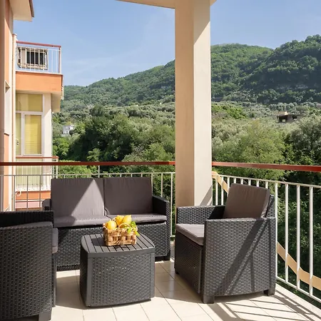 Nonno Angelo - 4 Bedrooms With Free Parking & Seaview Balcony Apartment Sorrento