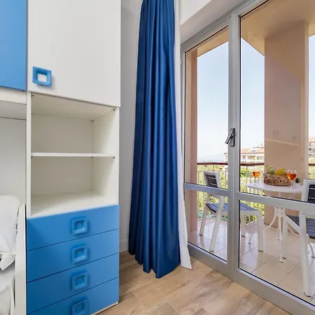 Apartamento Nonno Angelo - 4 Bedrooms With Free Parking & Seaview Balcony Península Sorrentina