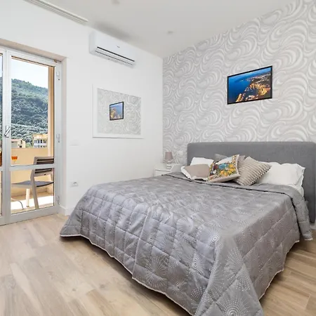 شقة Nonno Angelo - 4 Bedrooms With Free Parking & Seaview Balcony