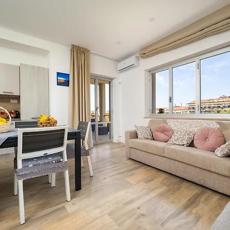 Nonno Angelo - 4 Bedrooms With Free Parking & Seaview Balcony Península Sorrentina