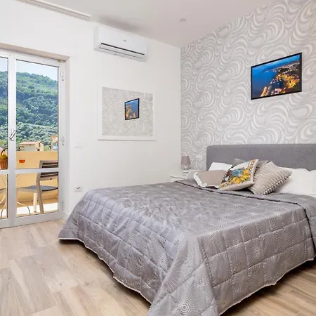 Apartamento Nonno Angelo - 4 Bedrooms With Free Parking & Seaview Balcony Península Sorrentina