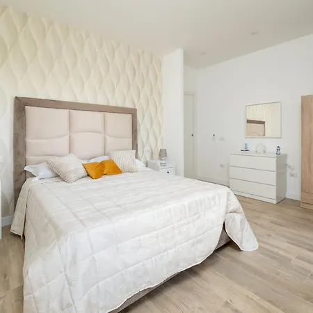 Apartamento Nonno Angelo - 4 Bedrooms With Free Parking & Seaview Balcony Península Sorrentina