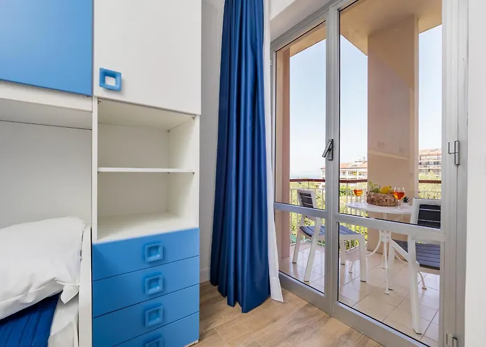 Apartamento Nonno Angelo - 4 Bedrooms With Free Parking & Seaview Balcony Península Sorrentina