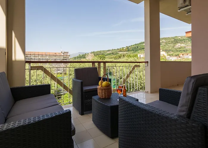 Nonno Angelo - 4 Bedrooms With Free Parking & Seaview Balcony Апартаменти