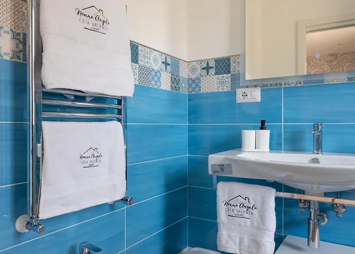 Apartamento Nonno Angelo - 4 Bedrooms With Free Parking & Seaview Balcony