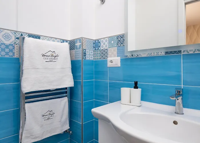 Nonno Angelo - 4 Bedrooms With Free Parking & Seaview Balcony Апартаменти *