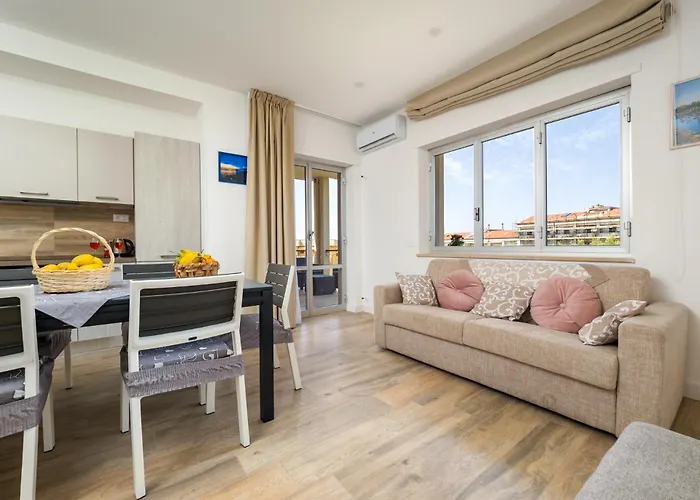 Nonno Angelo - 4 Bedrooms With Free Parking & Seaview Balcony Península Sorrentina