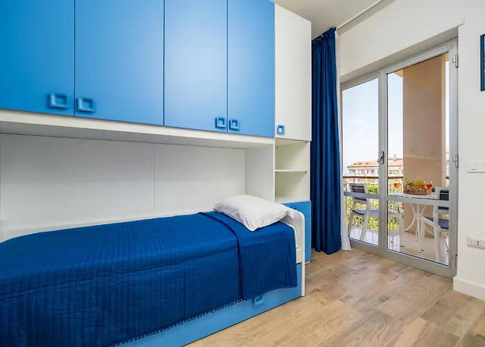 Nonno Angelo - 4 Bedrooms With Free Parking & Seaview Balcony