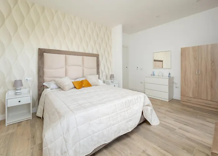 Apartamento Nonno Angelo - 4 Bedrooms With Free Parking & Seaview Balcony Península Sorrentina