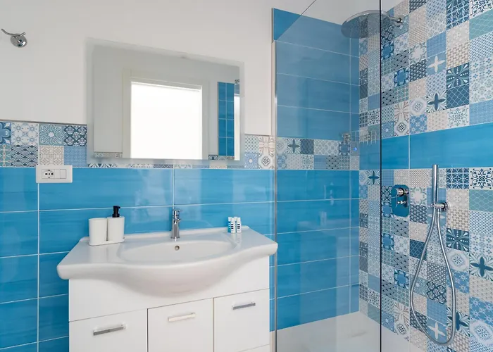 Nonno Angelo - 4 Bedrooms With Free Parking & Seaview Balcony Апартаменти *