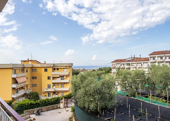 Nonno Angelo - 4 Bedrooms With Free Parking & Seaview Balcony *