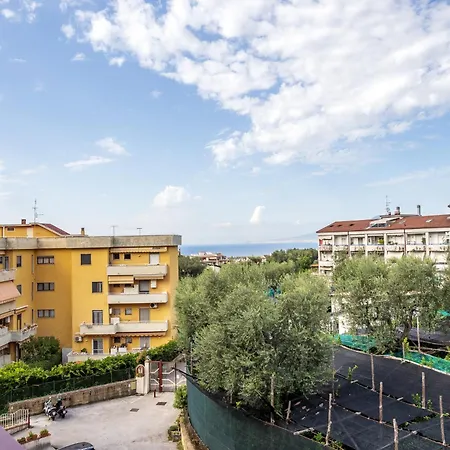 Nonno Angelo - 4 Bedrooms With Free Parking & Seaview Balcony *